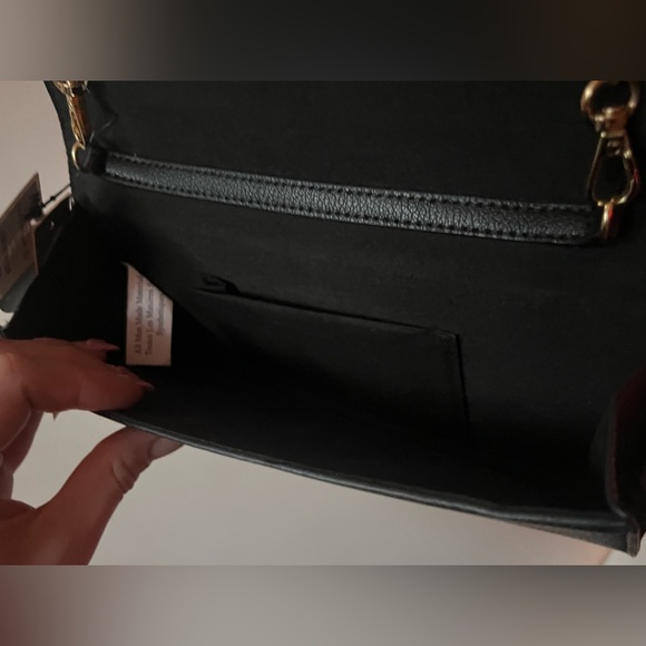 BNWT Sondra Robert’s Squared Spiderweb Black Purse with long gold chain strap - Picture 3 of 12